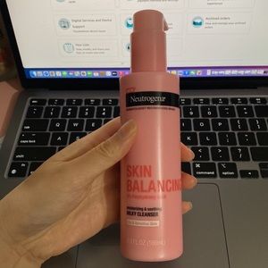 NEW NEUTROGENA Skin Balancing Milky Cleanser Moisturizing & Soothing 6.3 Fl. 0z